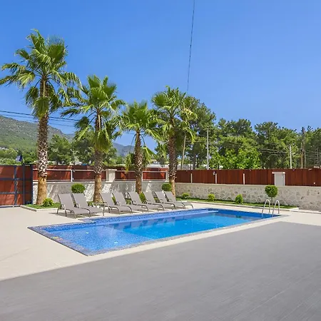 アパートホテル Besim&bulut 4*